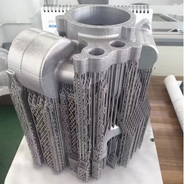Eliminarea suporturilor de imprimare 3D metalice